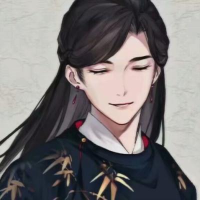 男子爬山摔倒反救了自己一命